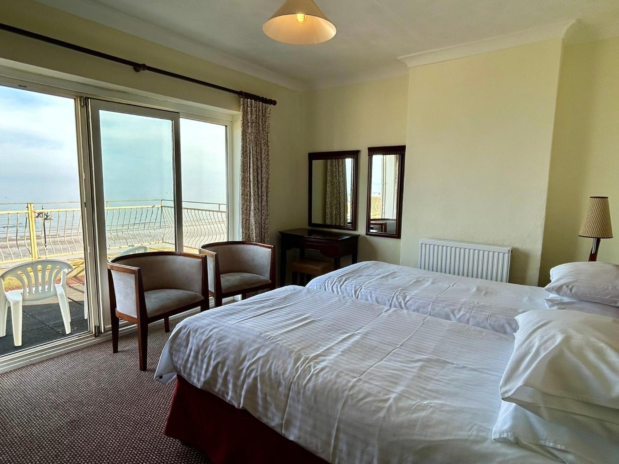 Bay View - Seafront, Sandown - Free Car Ferry For Bookings Of 3 Or More Nights, Subject To Availability Exteriör bild